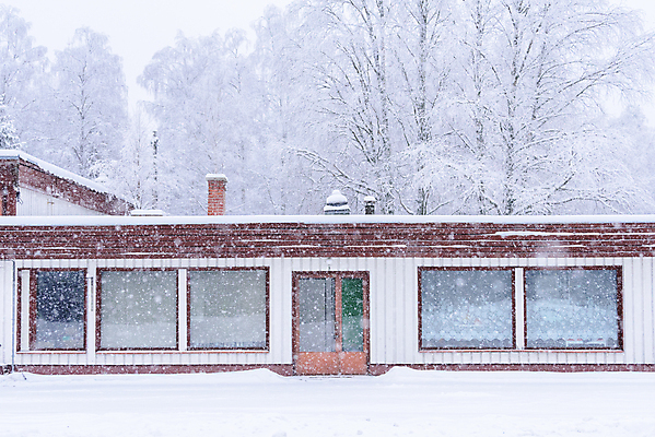 포토 JPG 해외이미지 나무 계절 공원 도로 여행 백그라운드 크리스마스 겨울 패턴 자연 하늘 날씨 휴가 새로움 산 주택 핀란드 풍경 사람없음 야외 목재 빨간색 파란색 빛 갈색 환경 냉동 얼음 추위 흰색 나뭇가지 소나무 숲 12월 연도 서리 장면 전나무 눈보라 나쁜 폭설 혼자 눈내림 해외포토 자연요소 식물 공공시설 기념일 길 컬러 컨셉 무늬 재료 교통시설 눈_날씨 북유럽 건물 날짜 자연재해 생태계 파일형식 이미지허브