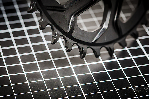 포토 JPG 해외이미지 백그라운드 부분 교통시설 사람없음 빛 금속 자전거 기계 장비 반지 바퀴 원형 수리 닫기 치아 은색 묘사 속도 순환 사이클링 기어 유지 국회 고립 산악자전거 철강 해외포토 도형 컬러 교통 장신구 모션 재질 바이크 소화기관 육상스포츠 시설 파일형식 이미지허브