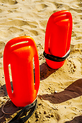 포토 JPG 해외이미지 라이프스타일 모래 바다 여행 자연 휴가 휴식 경비 안전 해변 사람없음 야외 빨간색 태양 여행객 평화 우주 맑음 수영 구출 보호 지중해 오브젝트 튜브 부표 sos 안전요원 헬프 생존 해외포토 자연요소 컬러 컨셉 날씨 사람 생활 수상스포츠 도움 생태계 구조요청 파일형식 이미지허브