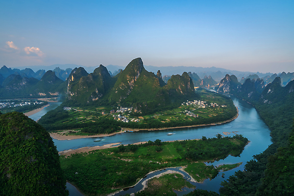 포토 JPG 해외이미지 주간 나무 아시아 밭 하늘 산 안테나 파노라마 동양인 풍경 사람없음 초록색 여름 파란색 강 햇빛 계곡 중국 일몰 시골 뜨거움 숲 언덕 지역 격려 암초 절정 지질학 수평선 해외포토 자연요소 식물 계절 교육 감정 나라 컬러 농업 통신 모션 촬영기법 인종 태양 노을 파일형식 이미지허브