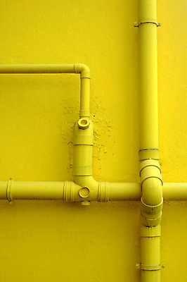 포토 JPG 해외이미지 백그라운드 건설업 사람없음 울타리 컬러풀 노란색 거친 성 그늘 레몬 질서 콘크리트 파이프라인 해외포토 건축물 산업 컬러 과일 담장 예절 파이프_관 파일형식 이미지허브