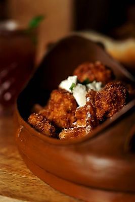 포토 JPG 해외이미지 접시 음식 날개 다이어트 채소 부분 패스트푸드 육류 요리 사람없음 식당 식사 저녁식사 치킨 튀김 맛 그릴 가슴 케첩 자르기 굽기 속도 칼로리 점심식사 고립 깊이 드럼스틱 빵가루 해외포토 식기 컨셉 식재료 모션 주방용품 건강 신체부위 상점 소스_음식 인스턴트 구이 닭고기요리 파일형식 이미지허브