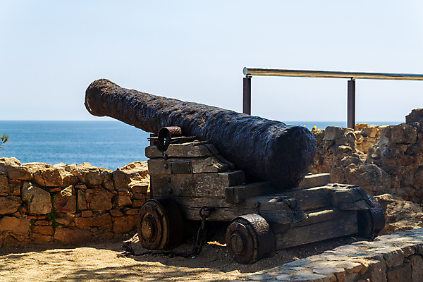 포토 JPG 해외이미지 유럽 무기 여행 건축양식 사람없음 금속 기계 성 역사 스페인 충돌 철 부식 군용 싸움 전쟁 육군 무거움 대포 옛날 철강 필승 해외포토 건축물 건축 나라 모션 재질 군대 우승 무게 파일형식 이미지허브