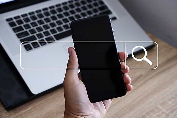 포토 JPG 해외이미지 손 디자인 여자 남자 행복 백그라운드 컨셉 인터넷 비즈니스 통신 모바일 새로움 주택 사람 사람없음 스마트폰 사무실 디지털 자료 웹 정보 도시 업무 작업 네트워크 연결 무선전화기 오브젝트 검색 엔진 온라인 마케팅 소셜 인터페이스 네트워킹 해외포토 감정 건물 신체부위 핸드폰 스마트기기 전화기 파일형식 이미지허브