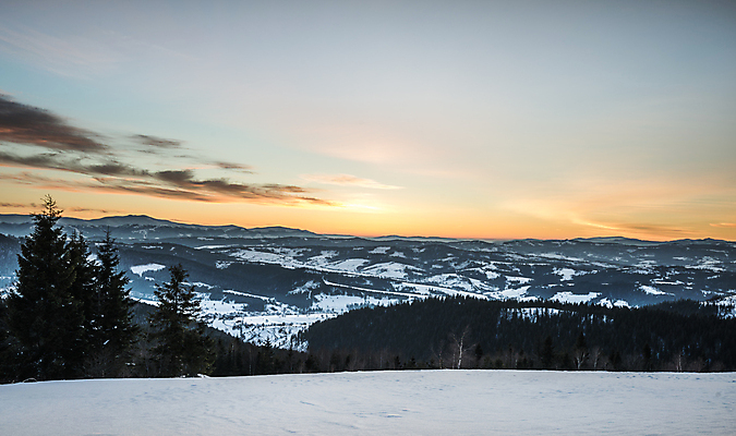 포토 JPG 해외이미지 나무 계절 유럽 여행 백그라운드 겨울 자연 하늘 휴가 산 파노라마 풍경 사람없음 야외 파란색 우주 환경 냉동 얼음 황혼 일몰 하이킹 추위 흰색 시골 야간 숲 신비 서리 북쪽 내추럴 산악지대 절정 폭설 눈내림 가문비나무 해외포토 자연요소 식물 나라 컬러 컨셉 레저 눈_날씨 촬영기법 노을 자연재해 방향 생태계 파일형식 이미지허브