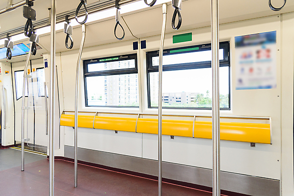 포토 JPG 해외이미지 라이프스타일 여행 의자 비즈니스 통신 교통시설 태국 거리 바닥 항해 앉기 사람없음 내부 반사 기계 기차 도시 시간 전철 역 옷걸이 제비꽃 속도 방콕 승객 봉 엔진 일반 단상 덩어리 철강 해외포토 꽃 아시아 육상교통 가구 교통 배_교통 모션 대중교통 생활 시설 파일형식 이미지허브