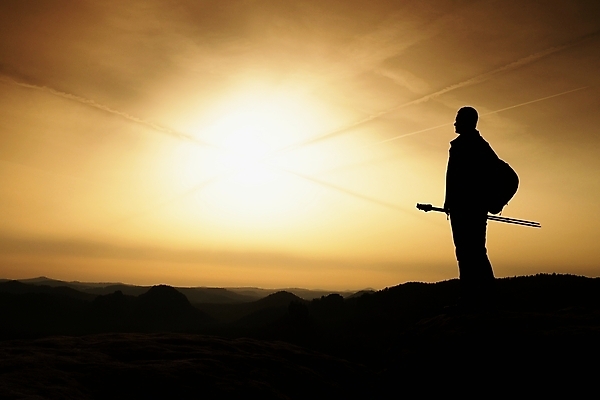 포토 JPG 해외이미지 나무 손 행복 실루엣 스포츠 여행 하늘 날씨 그림자 한명 서기 사람 풍경 소년 파란색 여행객 일출 계곡 맑음 일몰 봄 하이킹 추위 안개 나뭇가지 기적 경례 사암 깊이 순간 운동가 전국 절정 해외포토 식물 1 계절 남자 감정 어린이 컬러 모션 레저 촬영기법 신체부위 노을 돌_바위 인사 파일형식 이미지허브