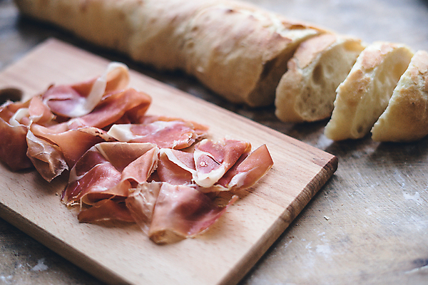포토 JPG 해외이미지 접시 음식 빵 백그라운드 토마토 채소 탁자 치즈 샌드위치 건강 육류 요리 사람없음 목재 빨간색 식사 저녁식사 이탈리아 소고기 시골 신선 맛 그릴 아침식사 애피타이저 바게트 굽기 만취 카나페 올리브 햄 베이컨 바질 아보카도 점심식사 모짜렐라치즈 브루스케타 채식주의자 타파스 해외포토 나무 식기 열매 유럽 컬러 가구 컨셉 과일 식재료 재료 주방용품 유제품 서양음식 돼지고기 구이 채식 술취함 파일형식 이미지허브
