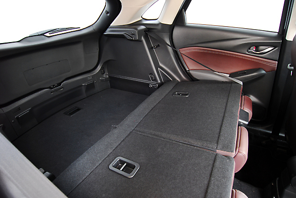 포토 JPG 해외이미지 디자인 도로 여행 교통시설 자동차 새로움 부츠 사람없음 빛 짐 오픈 땅 사인 그만 신발장 오프로드 자동 접기 해외포토 길 육상교통 교통 신발 컨셉 모션 시설 파일형식 이미지허브