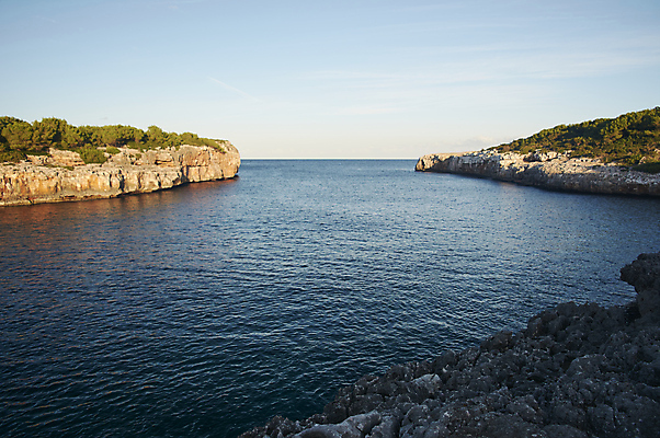 포토 JPG 해외이미지 모래 바다 섬 여행 요트 자연 휴가 항해 풍경 사람없음 야외 물 여름 파란색 맑음 자유 흰색 보트 스페인 지중해 터키석 파라다이스 해외포토 자연요소 계절 유럽 컬러 컨셉 배_교통 날씨 보석 생태계 파일형식 이미지허브