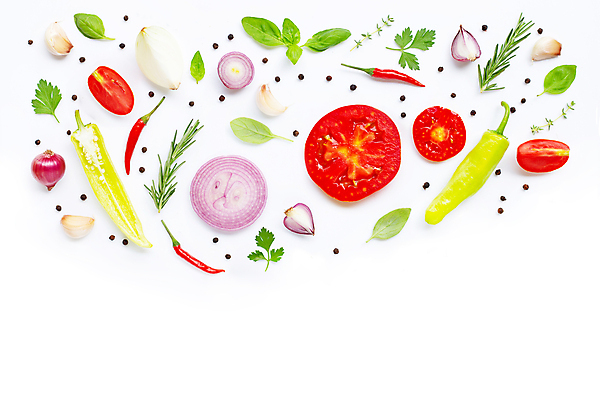 포토 JPG 해외이미지 백그라운드 토마토 채소 식재료 고추 단면 실내 마늘 사람없음 신선 흰배경 후추 바질 로즈메리 적양파 카피스페이스 해외포토 양파 내부 공백 흰색 허브 향신료 파일형식 이미지허브