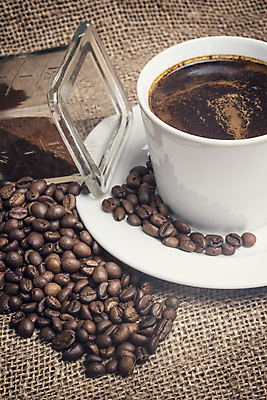 포토 JPG 해외이미지 커피 음료 백그라운드 유리 탁자 콩 사람없음 컵 갈색 어둠 카페 머그컵 수확 흰색 직물 신선 뜨거움 아침식사 굽기 삼베 질감 내추럴 땅바닥 옛날 해외포토 식기 컬러 가구 농업 재질 곡류 바닥 상점 식사 구이 파일형식 천_직물 이미지허브