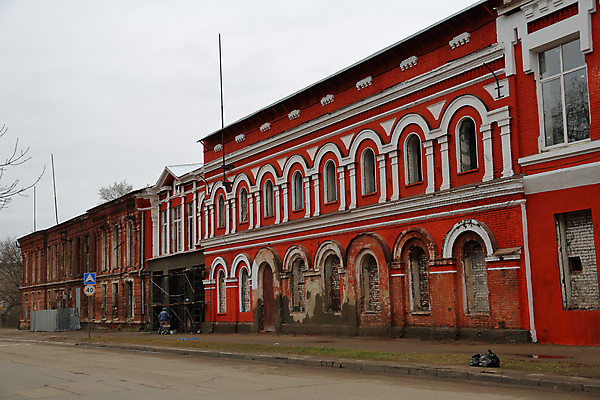 포토 JPG 해외이미지 외관 벽 백그라운드 건축양식 창문 벽돌 거리 아파트 주택 사람없음 야외 건물 손상 도시 재산 수리 버리기 폐허 러시아 타운 옛날 진짜 해외포토 건축물 건축 유럽 컨셉 모션 금융 파일형식 이미지허브