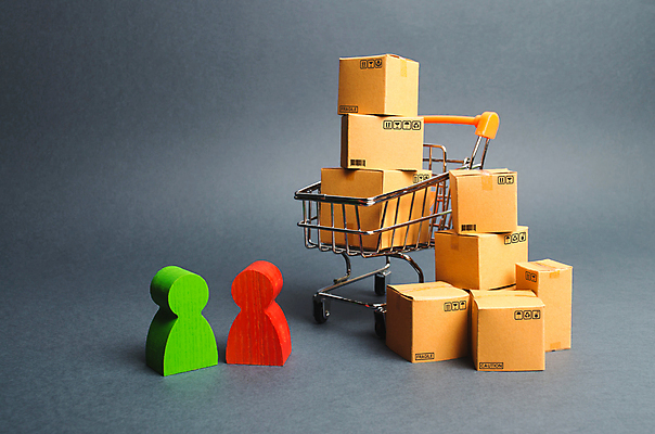 포토 JPG 해외이미지 회색배경 실내 사람없음 쇼핑 쇼핑카 말_게임 가득함 택배상자 많음 해외포토 백그라운드 컨셉 내부 상자 카트 회색 택배 파일형식 이미지허브