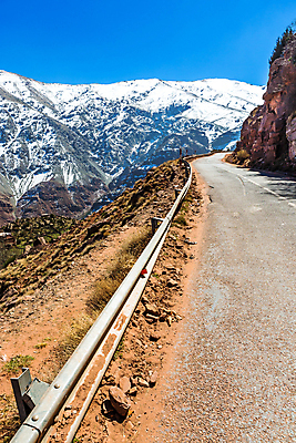 포토 JPG 해외이미지 공원 호수 여행 아프리카 자연 하늘 산 파노라마 풍경 사람없음 야외 파란색 계곡 언덕 북쪽 모로코 전국 절정 지도책 해외포토 공공시설 나라 컬러 촬영기법 책 방향 생태계 파일형식 이미지허브