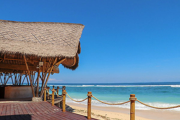 포토 JPG 해외이미지 라이프스타일 모래 바다 섬 여행 의자 자연 탁자 하늘 호텔 휴가 휴식 풍경 사람없음 야외 내부 물 여름 파란색 여행객 식당 저녁식사 카페 식탁보 도시 만 클럽 발리 인도네시아 일반 소셜 해외포토 자연요소 계절 아시아 컬러 가구 컨셉 숙소 사람 생활 상점 식사 생태계 파일형식 이미지허브