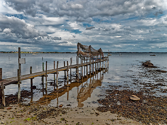 포토 JPG 해외이미지 유럽 호수 바다 여행 백그라운드 자연 하늘 아침 휴가 파노라마 덴마크 풍경 사람없음 야외 목재 물 여름 파란색 태양 반사 일출 항구 침묵 산책로 안개 시골 방파제 대칭 해외포토 주간 자연요소 나무 계절 공공시설 나라 길 컬러 재료 교통시설 날씨 촬영기법 북유럽 노을 소리 생태계 파일형식 이미지허브