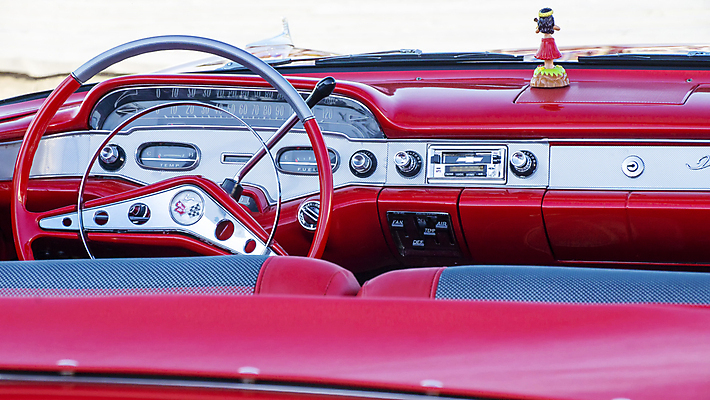 포토 JPG 해외이미지 디자인 교통시설 사람없음 내부 금속 골동품 클래식 우아함 묘사 복고 옛날 자동 제어 스타일 해외포토 교통 컨셉 재질 시설 파일형식 이미지허브