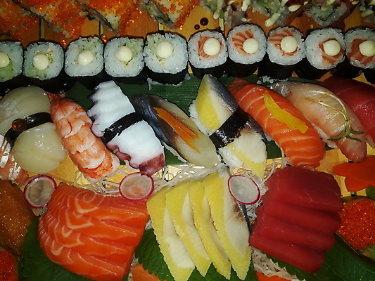 포토 JPG 해외이미지 직업 전통 접시 손 남자 아시아 음식 다이어트 재료 탁자 밥 건강 어류 요리 사람없음 주방 식당 일본 요리사 식사 저녁식사 초밥 회 신선 클래식 먹기 해산물 크림 날것 만들기 롤 연어 아보카도 점심식사 방법 해외포토 식기 나라 가구 컨셉 과일 모션 사람 신체부위 상점 수중동물 일본음식 파일형식 이미지허브