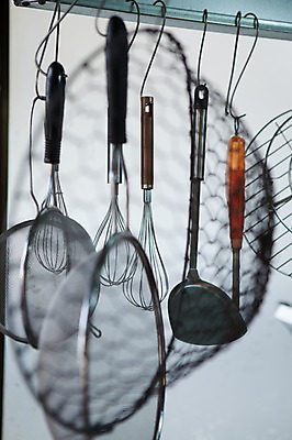 포토 JPG 주방용품 실내 사람없음 아웃포커스 주방 채망 오브젝트 거품기 걸이 충정로 국내포토 생활용품 서울 촬영기법 내부 파일형식