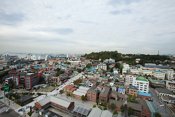 포토 JPG 주간 구름 하늘 풍경 사람없음 야외 건물 마을 인천 차이나타운 국내포토 자연요소 건축물 한국 관광지 파일형식