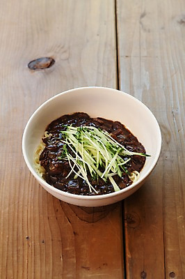 포토 JPG 실내 사람없음 중식 짜장면 인천 차이나타운 나무배경 국내포토 음식 백그라운드 한국 내부 관광지 파일형식