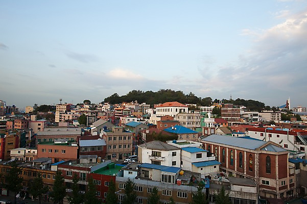 포토 JPG 주간 구름 하늘 풍경 사람없음 야외 건물 마을 인천 차이나타운 국내포토 자연요소 건축물 한국 관광지 파일형식