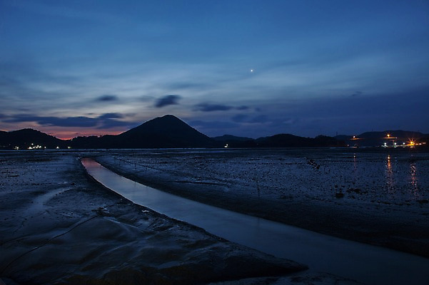 포토 JPG 구름 바다 야경 하늘 사람없음 야외 어촌 갯벌 고흥 국내포토 자연요소 시골 야간 전라남도 파일형식 풍경_경치