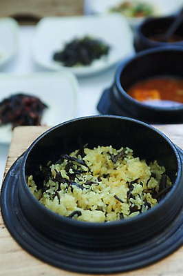 포토 JPG 한식 반찬 실내 사람없음 아웃포커스 된장찌개 돌솥 곤드레밥 정선 만항재 국내포토 음식 밥 촬영기법 내부 찌개 강원도 파일형식