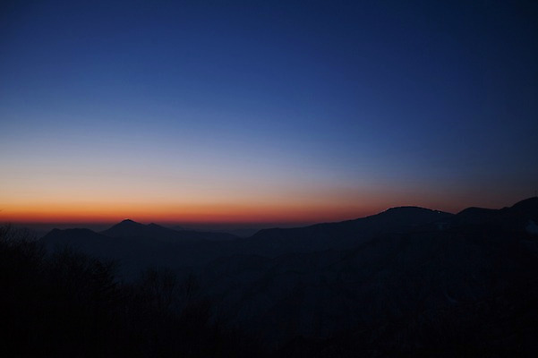 포토 JPG 주간 겨울 하늘 산 풍경 사람없음 야외 일몰 정선 함백산 만항재 겨울풍경 국내포토 자연요소 계절 노을 강원도 파일형식