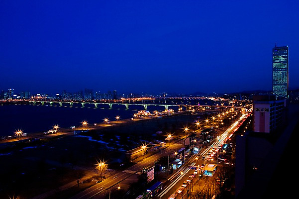 포토 JPG 야경 서울 사람없음 야외 빛 도시풍경 한강 원효대교 한강다리 가교 국내포토 건축물 한국 풍경 다리_건축물 도시 야간 랜드마크 파일형식 풍경_경치