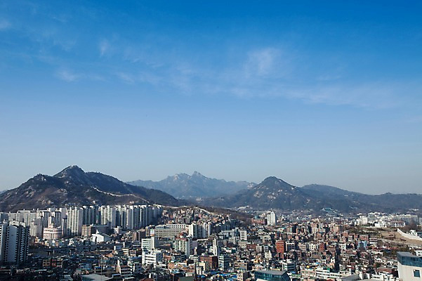 포토 JPG 주간 구름 하늘 산 서울 빌딩 사람없음 야외 도시풍경 북한산 국내포토 자연요소 한국 풍경 건물 도시 파일형식 고양