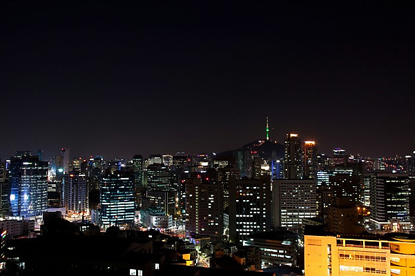 포토 JPG 야경 하늘 서울 빌딩 사람없음 야외 도시풍경 도시 남산 남산타워 국내포토 한국 풍경 건물 야간 랜드마크 파일형식 풍경_경치