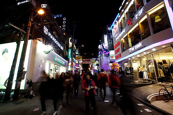 포토 JPG 여자 남자 야경 거리 서울 여러명 야외 도시풍경 밤거리 군중 국내포토 다수 한국 사람 풍경 도시 야간 파일형식 풍경_경치