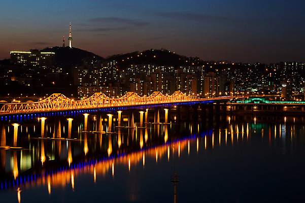 포토 JPG 야경 서울 사람없음 야외 도시풍경 한강 동호대교 한강다리 가교 국내포토 건축물 한국 풍경 다리_건축물 도시 야간 랜드마크 파일형식 풍경_경치
