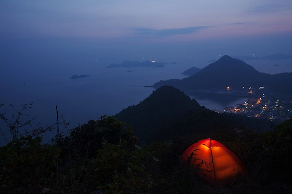 포토 JPG 바다 하늘 산 텐트 풍경 사람없음 야외 노을 야간 외연도 비박 국내포토 자연요소 섬 캠핑도구 레포츠 파일형식 보령