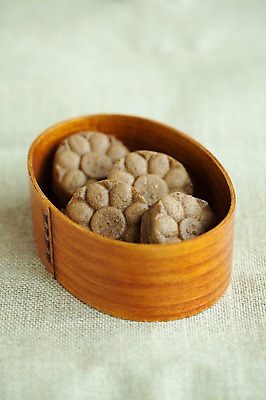 포토 JPG 실내 사람없음 오브젝트 나무그릇 부여 팥빵 국내포토 그릇 빵 내부 목재 충청남도 파일형식