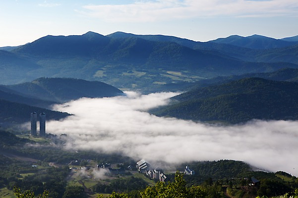 포토 JPG 주간 구름 해외풍경 자연 하늘 산 풍경 사람없음 야외 일본 안개 홋카이도 국내포토 자연요소 해외 아시아 날씨 생태계 파일형식