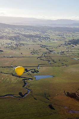 포토 JPG 주간 해외풍경 하늘 초원 사람없음 야외 열기구 호주 항공촬영 국내포토 자연요소 해외 뷰포인트 항공교통 풍경 오세아니아 파일형식