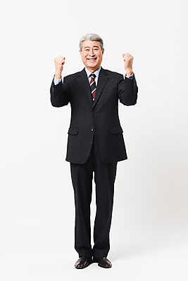 포토 JPG 스튜디오촬영 전신 응시 할아버지 노년 남자 비즈니스 실내 한명 서기 미소 사람 정장 앞모습 손들기 파이팅 한국인 비즈니스맨 실버 흰배경 70대 노인남자한명만 국내포토 1 시선 옷 뷰포인트 백그라운드 모션 표정 동양인 성인 내부 흰색 직장인 남자한명만 노인남자만 파일형식