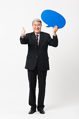 포토 JPG 스튜디오촬영 전신 응시 할아버지 노년 남자 말풍선 비즈니스 실내 한명 서기 미소 들기 사람 정장 앞모습 한국인 최고 비즈니스맨 실버 흰배경 70대 노인남자한명만 국내포토 1 시선 옷 뷰포인트 백그라운드 모션 표정 동양인 성인 내부 흰색 직장인 남자한명만 노인남자만 파일형식