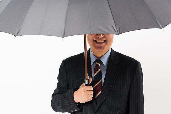 포토 JPG 스튜디오촬영 할아버지 노년 남자 우산 비즈니스 실내 한명 미소 들기 사람 정장 상반신 앞모습 한국인 비즈니스맨 실버 흰배경 70대 노인남자한명만 국내포토 1 옷 뷰포인트 백그라운드 모션 표정 동양인 성인 내부 흰색 직장인 남자한명만 노인남자만 파일형식