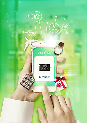 PSD 편집이미지 손 남자 와이셔츠 모바일 비행기 한명 사람 성인 신체부위 연두색 선물상자 스마트폰 카메라 터치 스마트 손목시계 온라인쇼핑 모바일쇼핑 온라인구매 스마트픽 이미지편집 1 시계 컨셉 셔츠 장신구 항공교통 대중교통 선물 초록색 전자제품 핸드폰 스마트기기 쇼핑 상자 온라인 파일형식