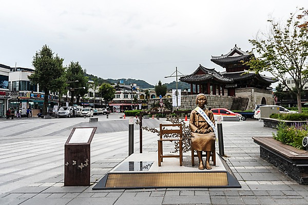포토 JPG 주간 한국전통 여행 거리 풍경 사람없음 야외 국보 국내여행 소녀상 전주 풍남문 전주한옥마을 국내포토 자연요소 전통 한국 문화재 전라북도 한옥마을 파일형식