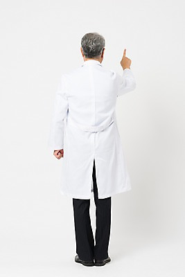 포토 JPG 스튜디오촬영 전신 노년 남자 손가락 의학 실내 한명 서기 사람 뒷모습 실버라이프 한국인 가리킴 의사가운 흰배경 70대 한의사 노인남자한명만 국내포토 1 라이프스타일 손 뷰포인트 백그라운드 모션 동양인 손짓 성인 내부 의사 흰색 가운 남자한명만 노인남자만 파일형식