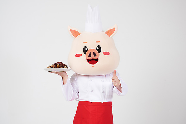 포토 JPG 스튜디오촬영 남자 실내 요리 한명 들기 사람 상반신 20대 성인 앞모습 주방장 요리사 앞치마 한국인 엄지손가락 최고 돼지띠 돼지 흰배경 야식 돼지캐릭터 족발 동물탈 인형탈 성인남자한명만 기해년 국내포토 직업 1 뷰포인트 동물캐릭터 백그라운드 포유류 손가락 모션 돼지고기 동양인 청년 내부 흰색 십이지신 탈 남자한명만 성인남자만 파일형식 2019년