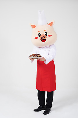 포토 JPG 스튜디오촬영 전신 접시 남자 음식 실내 요리 한명 서기 들기 사람 20대 성인 옆모습 주방장 요리사 앞치마 한국인 돼지띠 돼지 흰배경 야식 돼지캐릭터 족발 동물탈 인형탈 성인남자한명만 기해년 국내포토 직업 1 식기 뷰포인트 동물캐릭터 포유류 모션 돼지고기 동양인 청년 내부 흰색 십이지신 탈 남자한명만 성인남자만 파일형식 2019년 동물 캐릭터 컬러 육류 가면 인종 연도 남자만 성인만 식재료