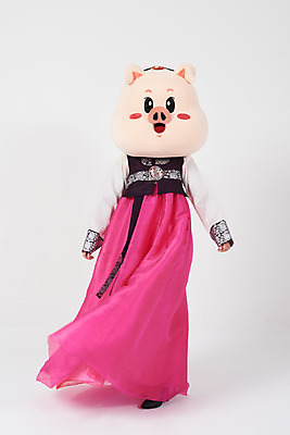 포토 JPG 스튜디오촬영 전신 여자 명절 실내 한명 사람 20대 성인 앞모습 설날 추석 한국인 돼지띠 돼지 한복 흰배경 해피뉴이어 성인여자한명만 기해년 국내포토 1 한국전통 전통 기념일 뷰포인트 백그라운드 포유류 동양인 청년 내부 새해인사 흰색 십이지신 전통의상 여자한명만 성인여자만 파일형식 2019년