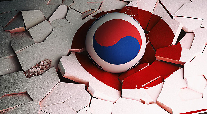 PSD 편집이미지 백그라운드 공 한국 사람없음 빨간색 3D소스 3D 일본 흰색 국기 충돌 디지털합성 무역 태극 긴장 일장기 깨짐 산산조각 관세 편집3D 문양 감정 산업 아시아 컬러 컨셉 손상 세금 파일형식