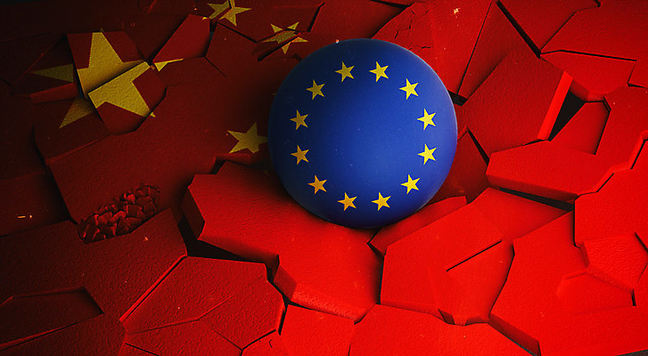 PSD 편집이미지 백그라운드 공 사람없음 빨간색 파란색 3D소스 3D 중국 국기 충돌 오성홍기 디지털합성 무역 긴장 깨짐 유럽연합 산산조각 관세 편집3D 감정 산업 아시아 컬러 컨셉 손상 세금 파일형식